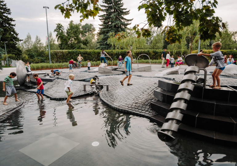Детская водная площадка «Салют» в парке Горького, Москва