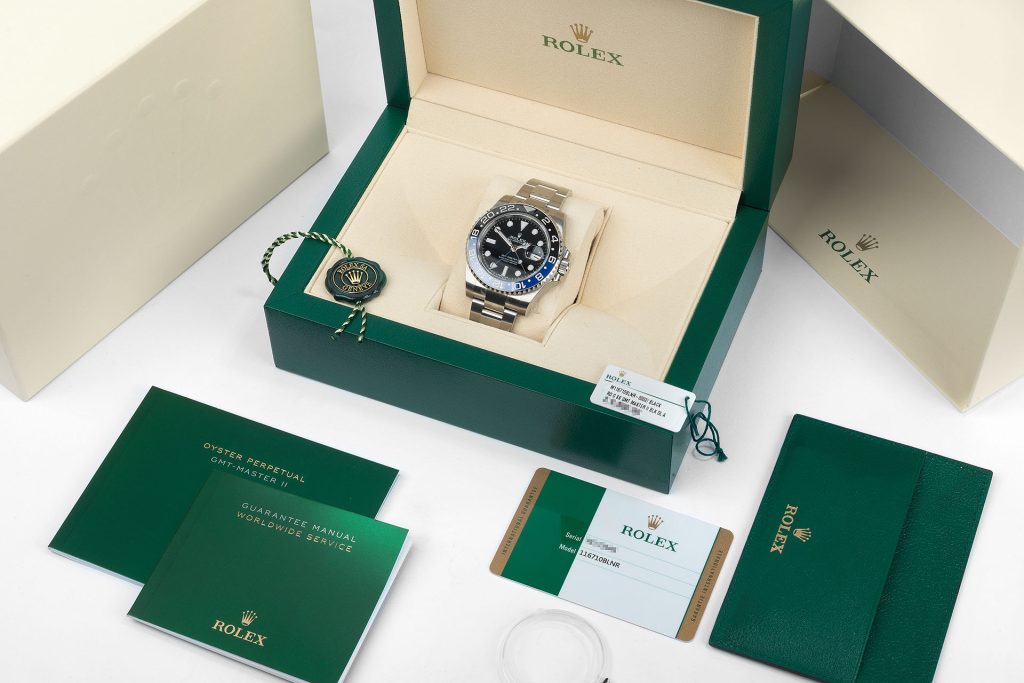 Упаковка часов Rolex.